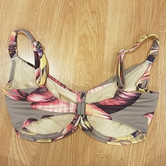BOGO FREE FANTASIE 32I tropical floral bikini top - Picture 3 of 8